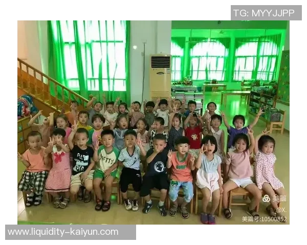 足球明星童年时光的珍贵瞬间揭秘他们的成长历程与梦想起航